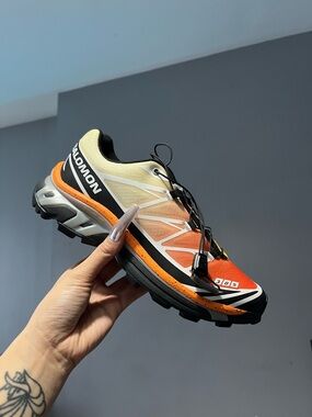 Salomon Men’s Orange and Cream Gradient Trail Sneaker